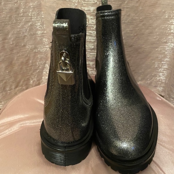 Michael Kors Rain Boots - Picture 5 of 6